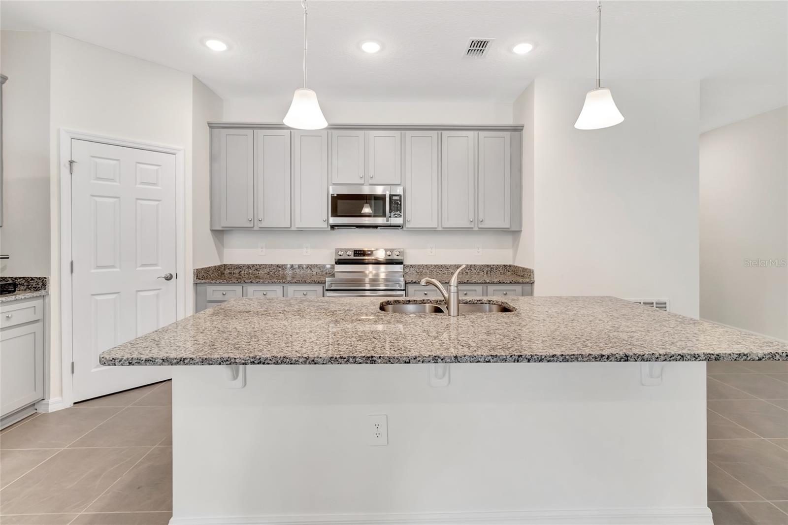 Image 14 of 46 For 3984 Mayhill Loop