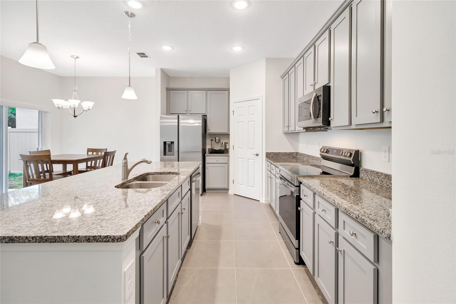 Image 15 of 46 For 3984 Mayhill Loop