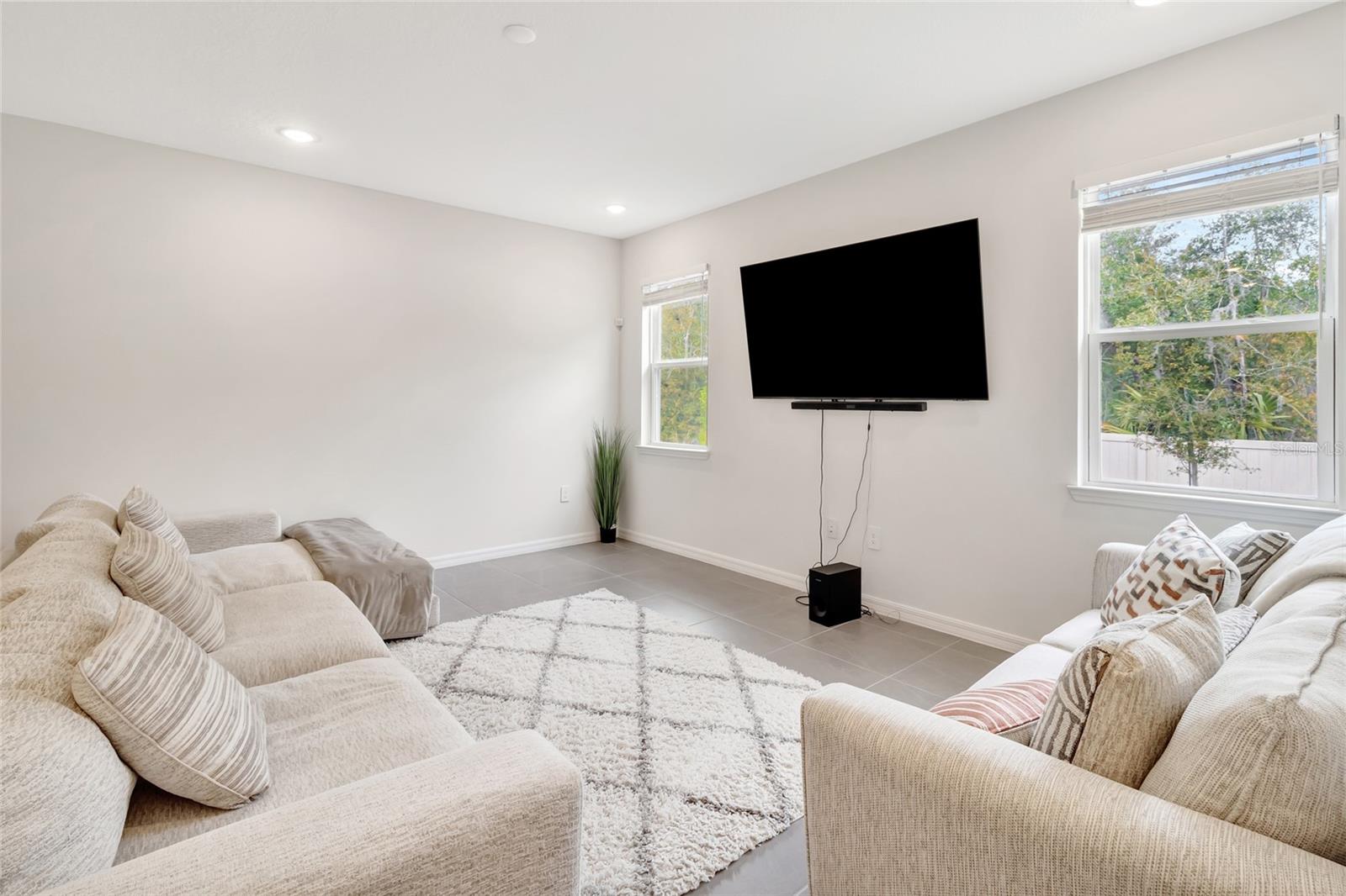 Image 16 of 46 For 3984 Mayhill Loop