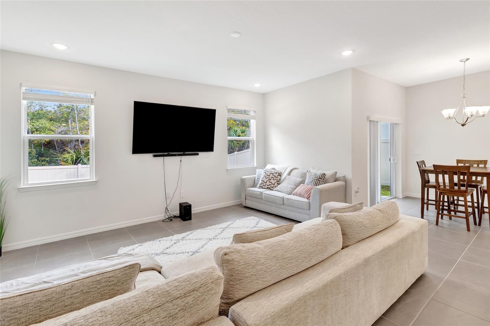 Image 17 of 46 For 3984 Mayhill Loop