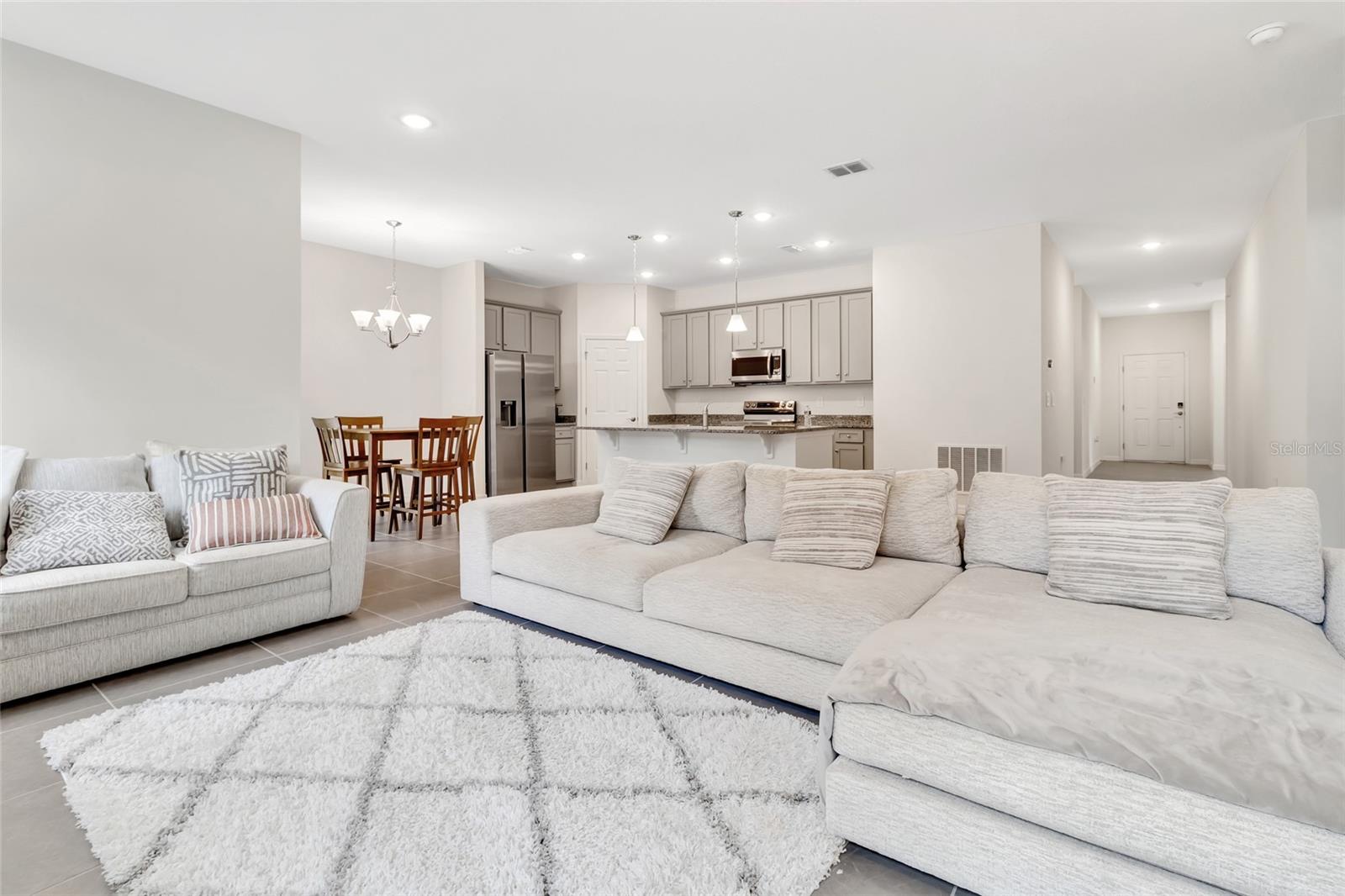 Image 18 of 46 For 3984 Mayhill Loop