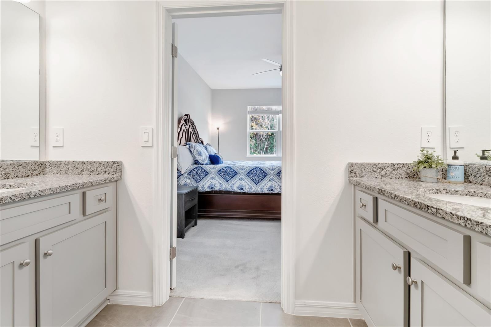 Image 26 of 46 For 3984 Mayhill Loop