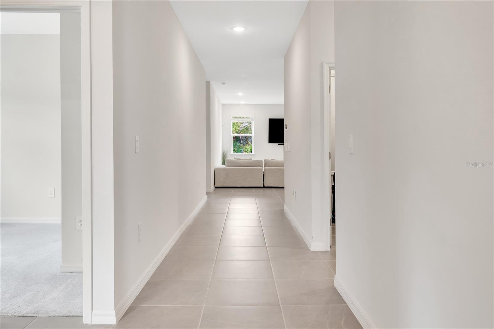 Image 3 of 46 For 3984 Mayhill Loop