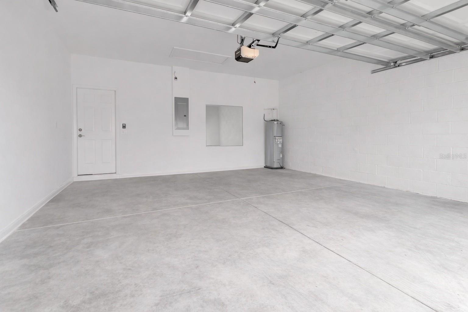 Image 33 of 46 For 3984 Mayhill Loop