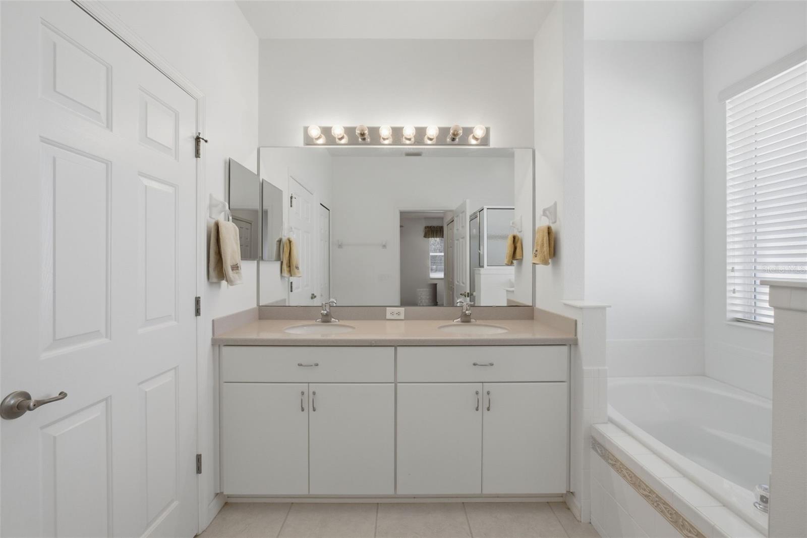 Image 17 of 39 For 5922 Sage Leaf Place