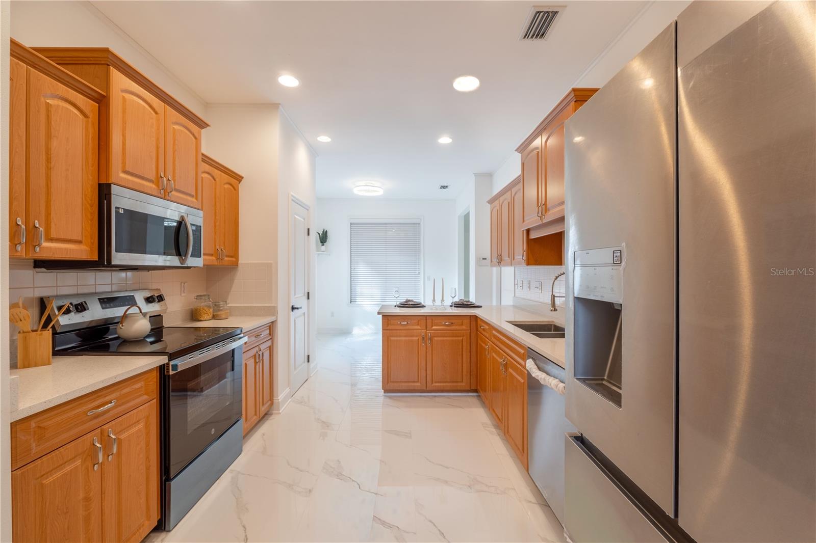 Image 18 of 31 For 2432 33rd Court