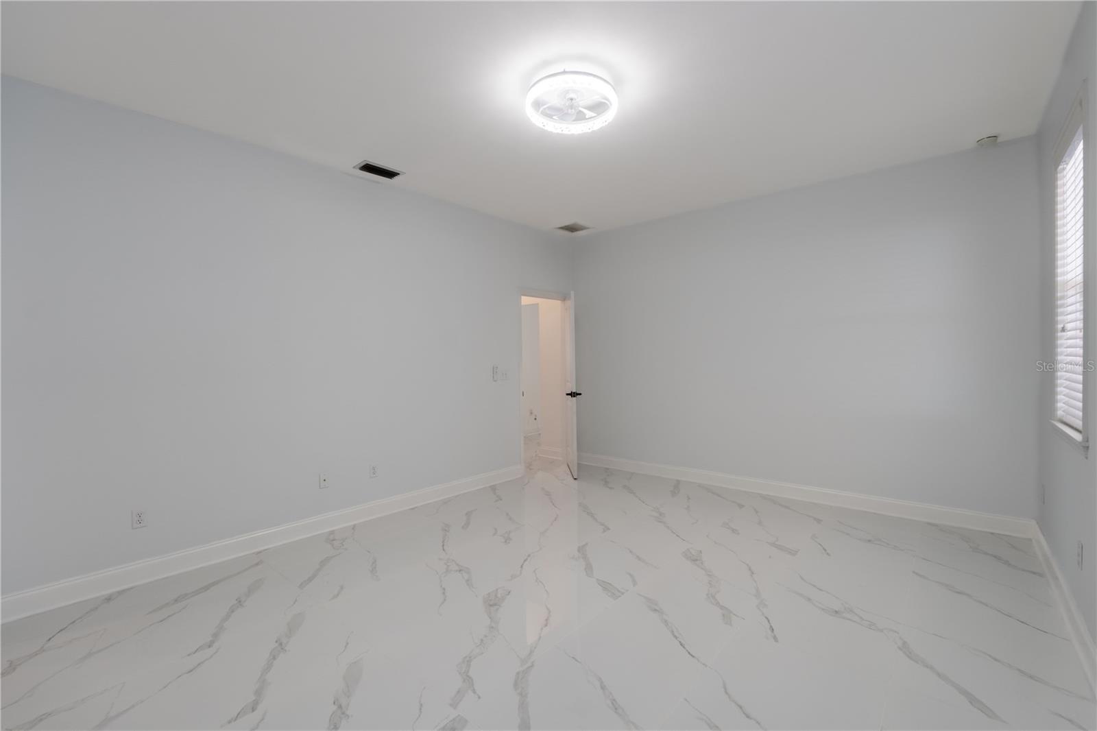 Image 22 of 31 For 2432 33rd Court