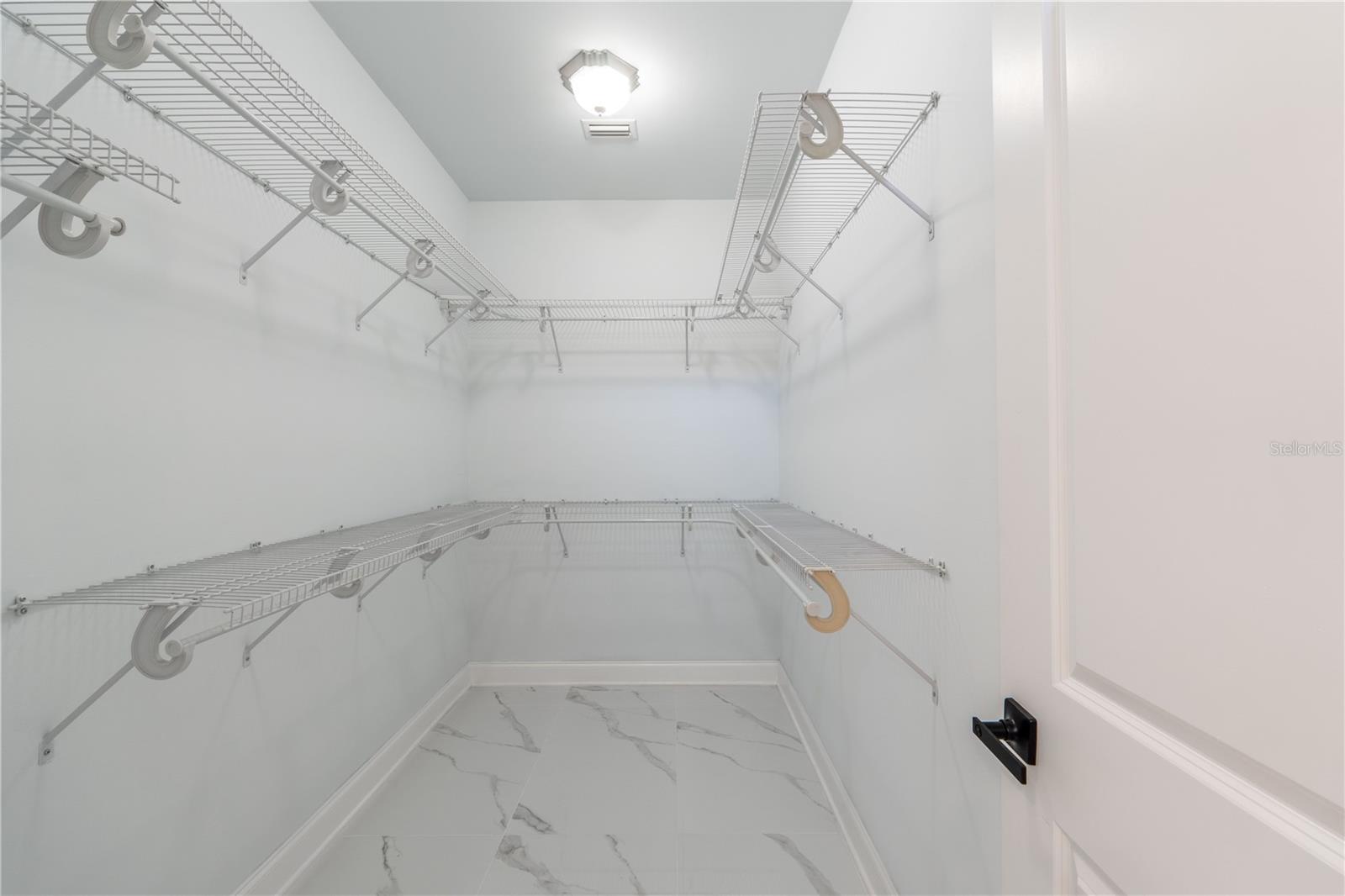 Image 25 of 31 For 2432 33rd Court