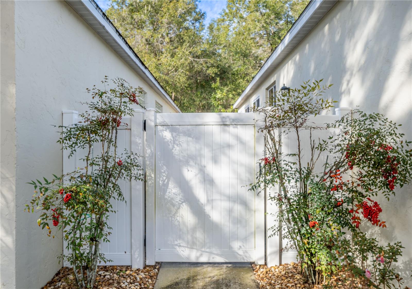 Image 4 of 31 For 2432 33rd Court