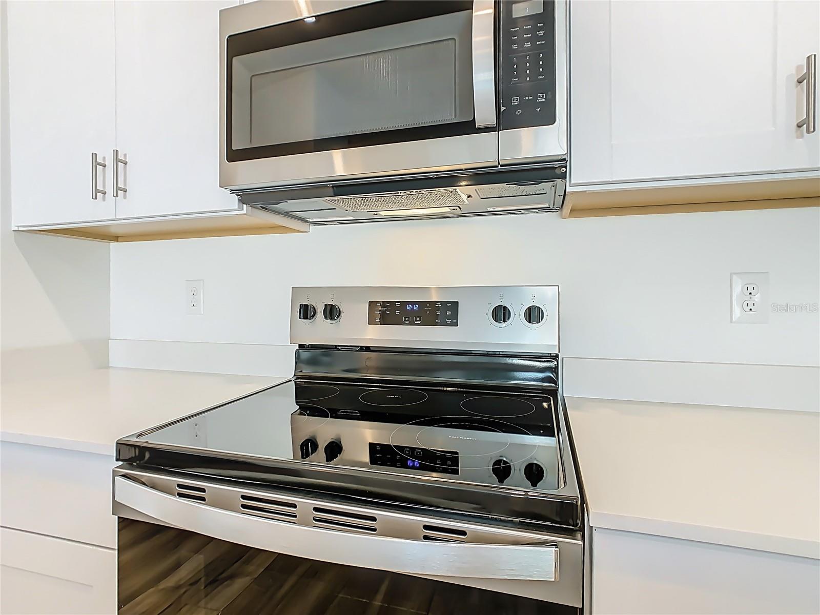 Image 16 of 33 For 4711 Rolling Lake Lane