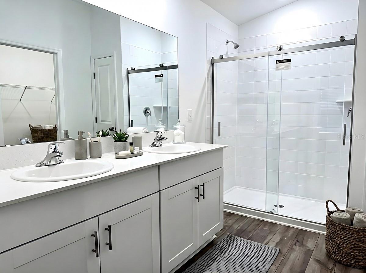 Image 20 of 33 For 4711 Rolling Lake Lane