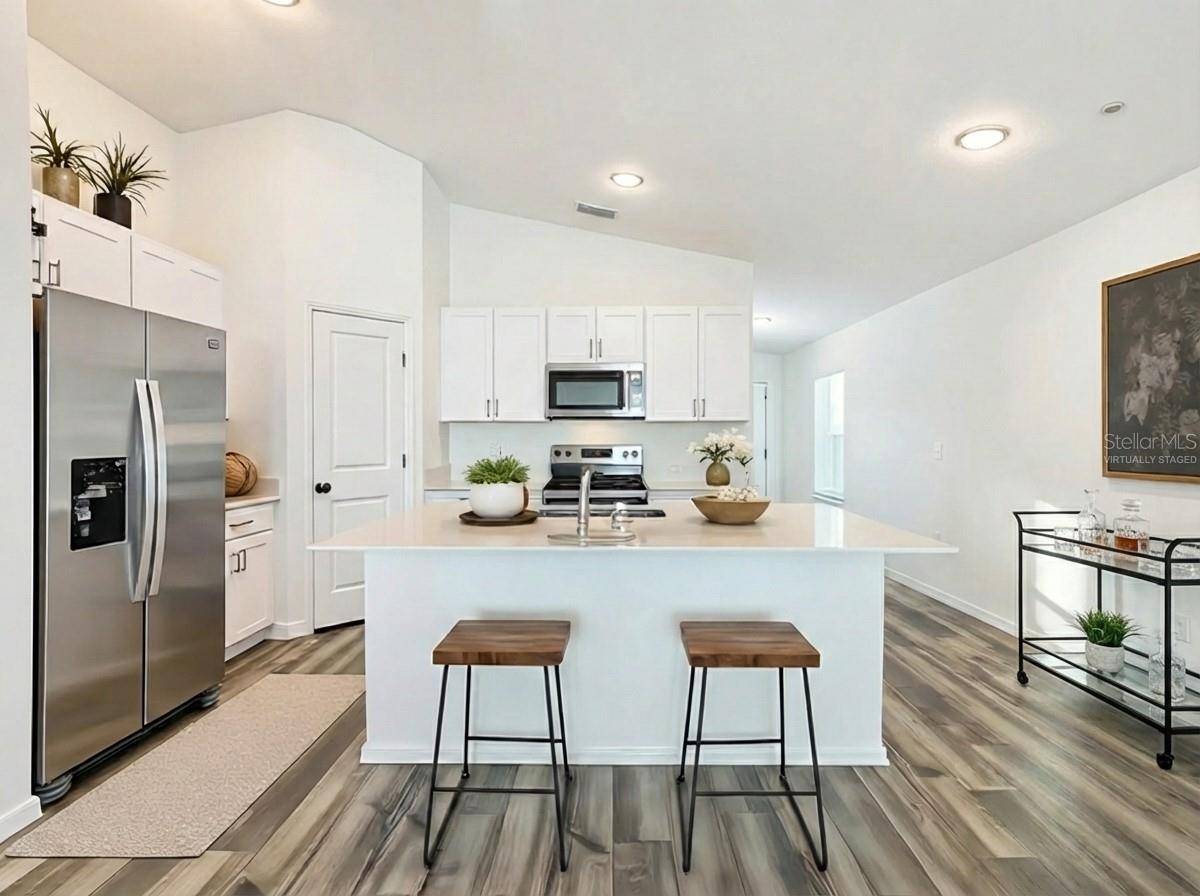 Image 22 of 33 For 4711 Rolling Lake Lane