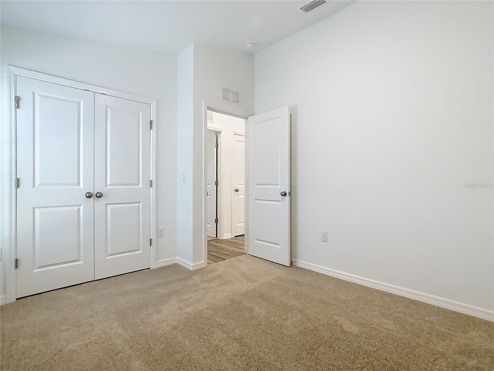 Image 23 of 33 For 4711 Rolling Lake Lane