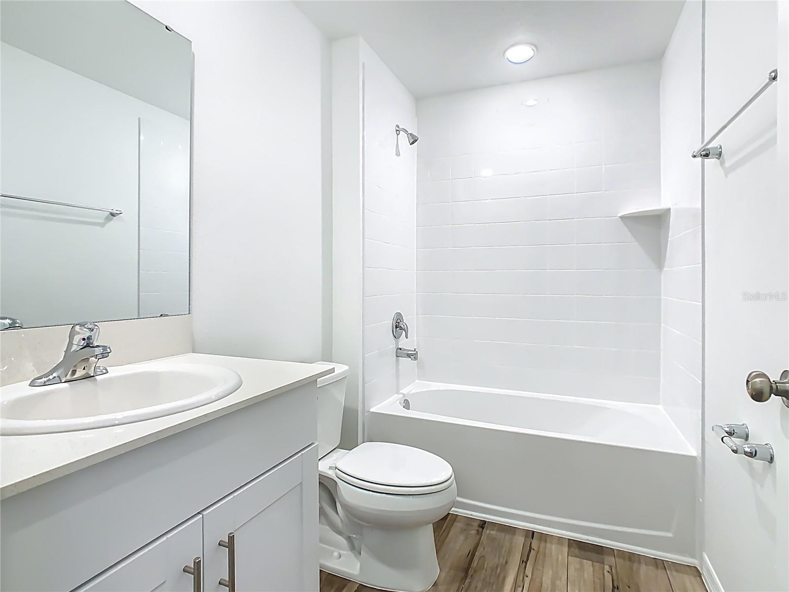 Image 25 of 33 For 4711 Rolling Lake Lane