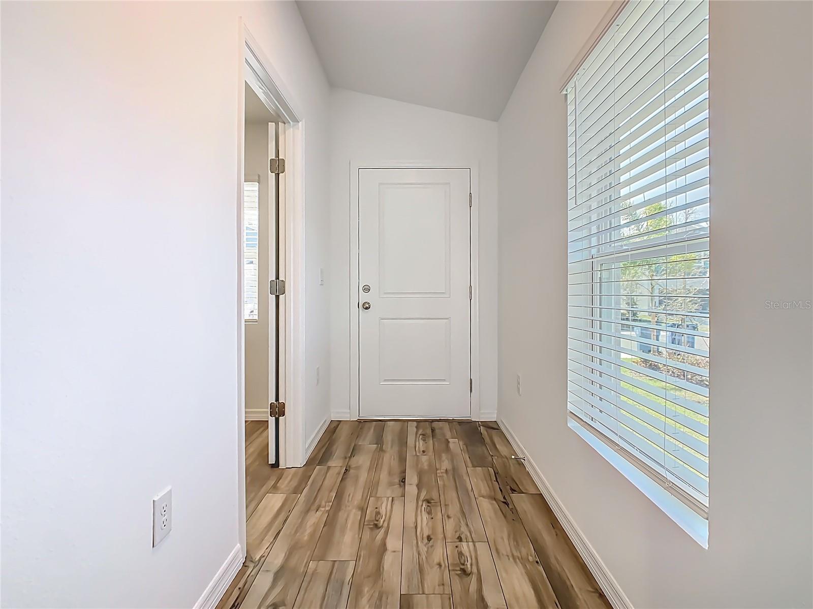 Image 5 of 33 For 4711 Rolling Lake Lane