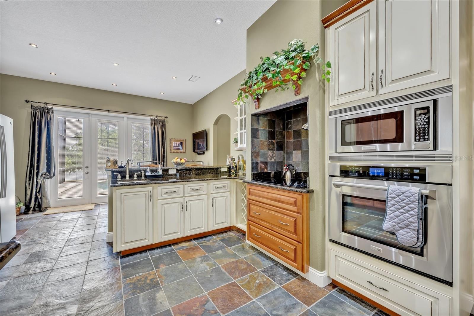 Image 30 of 81 For 15001 Green Valley Boulevard