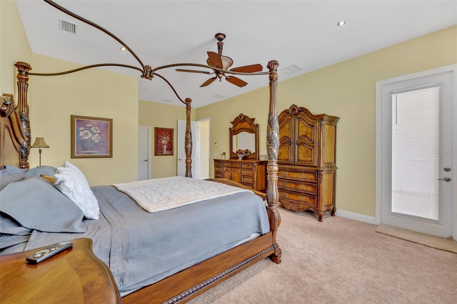 Image 35 of 81 For 15001 Green Valley Boulevard