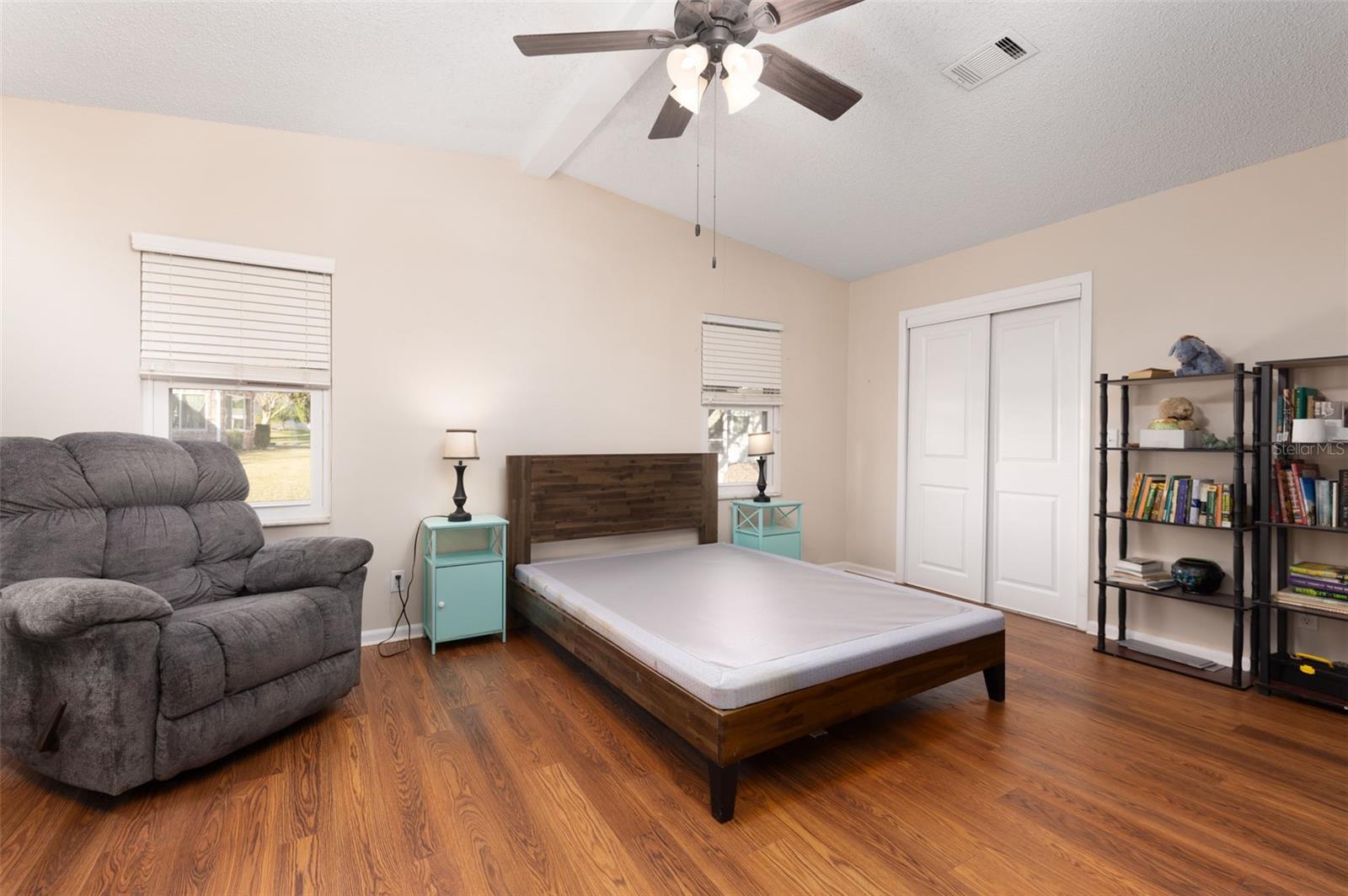 Image 10 of 27 For 605 Rainbow Boulevard