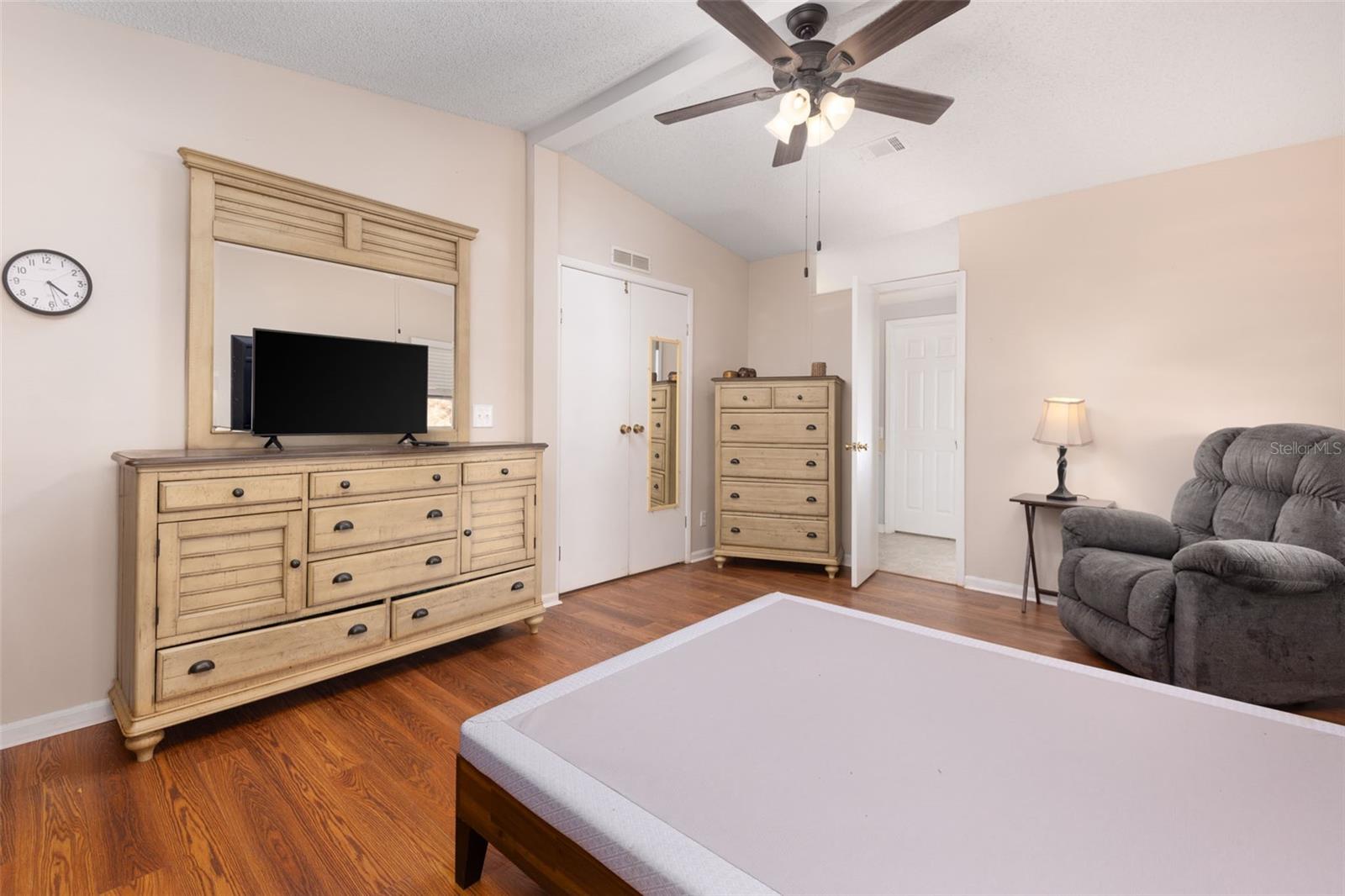 Image 11 of 27 For 605 Rainbow Boulevard