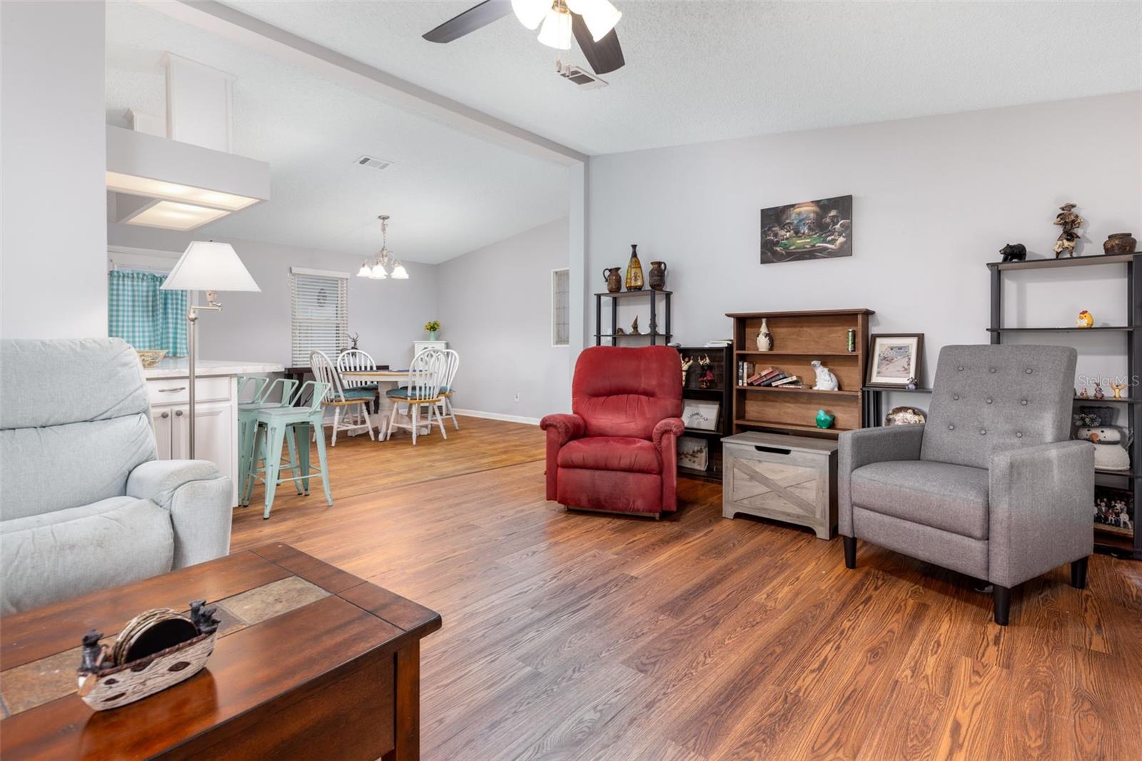 Image 20 of 27 For 605 Rainbow Boulevard