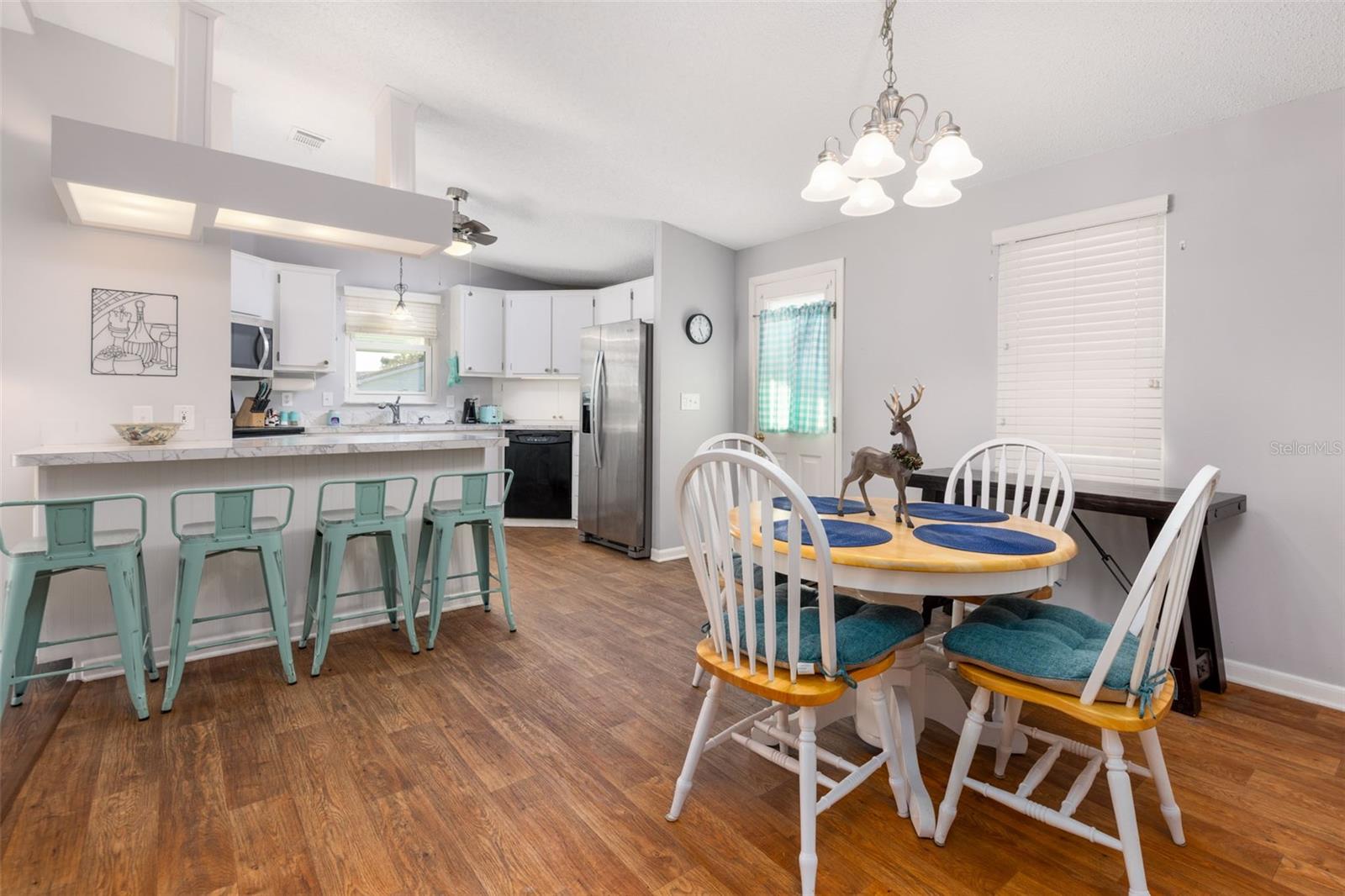 Image 21 of 27 For 605 Rainbow Boulevard