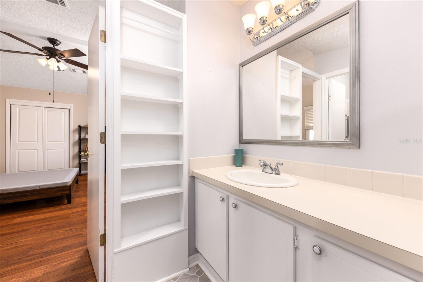 Image 25 of 27 For 605 Rainbow Boulevard