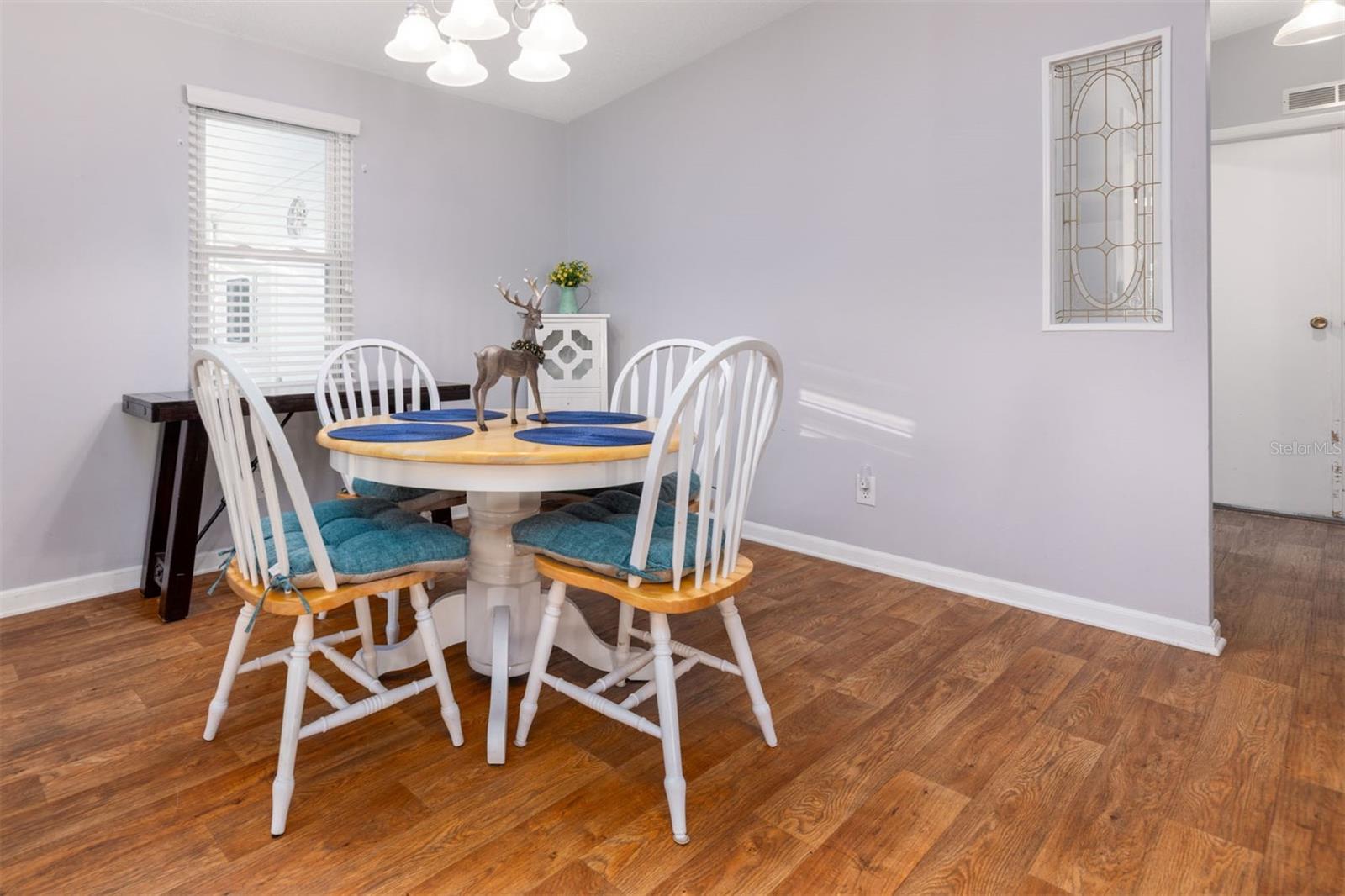 Image 7 of 27 For 605 Rainbow Boulevard