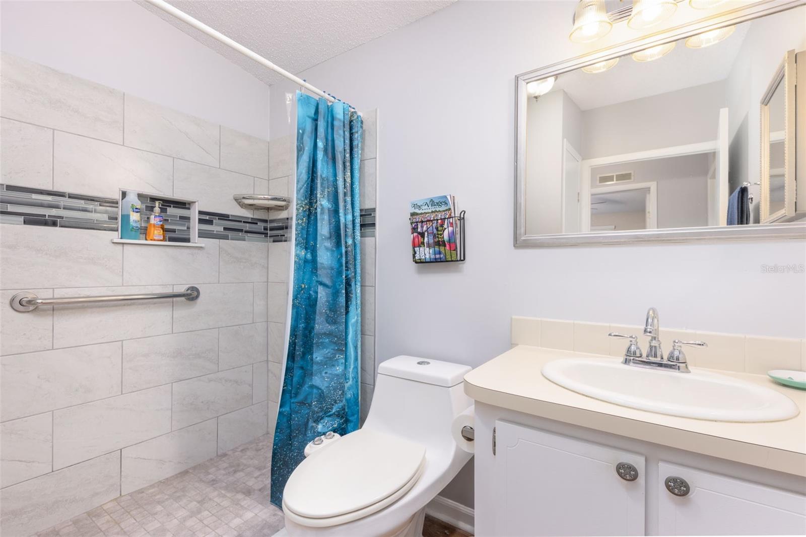 Image 9 of 27 For 605 Rainbow Boulevard