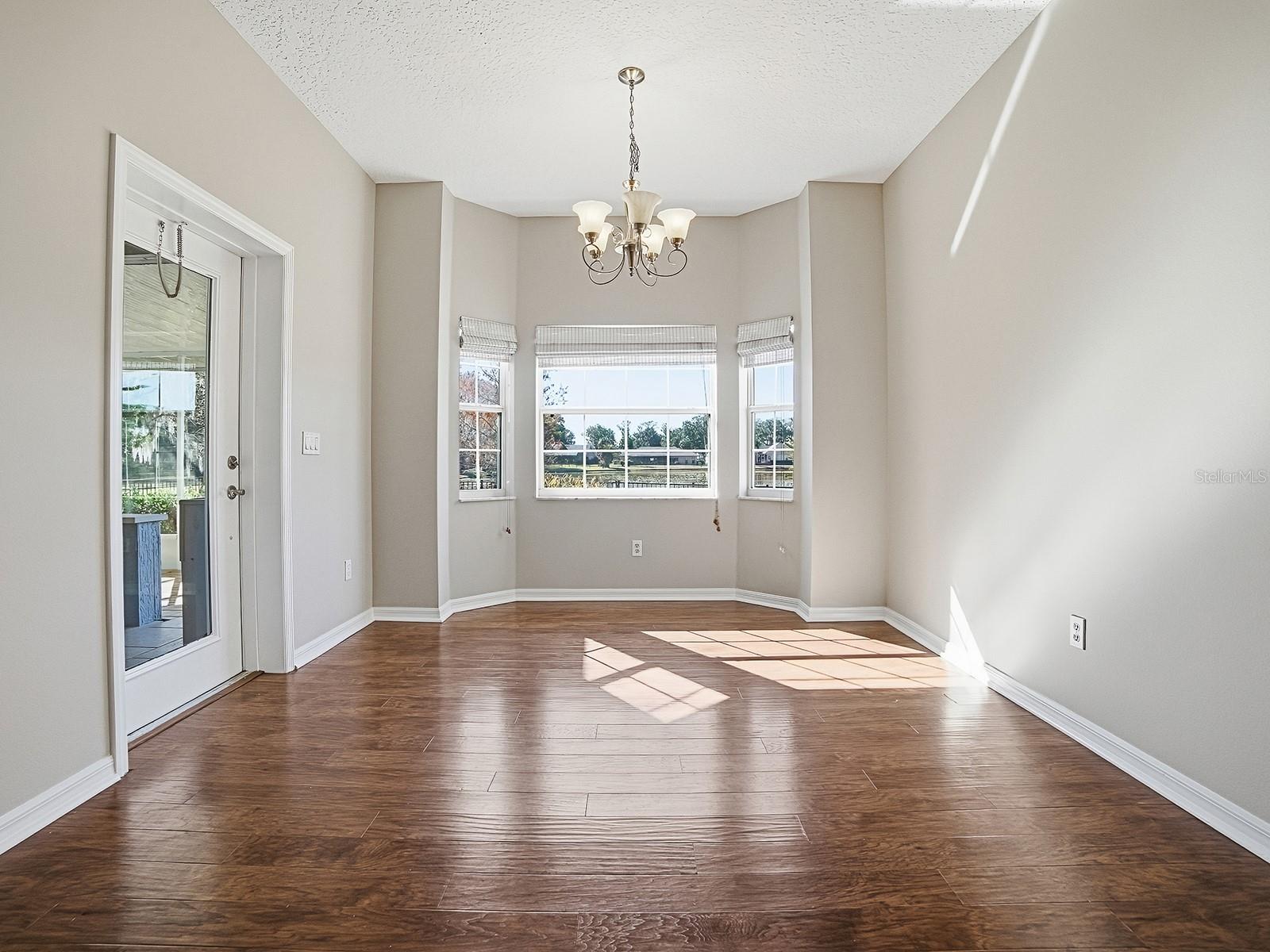 Image 17 of 64 For 2652 Grand Island Shores Road