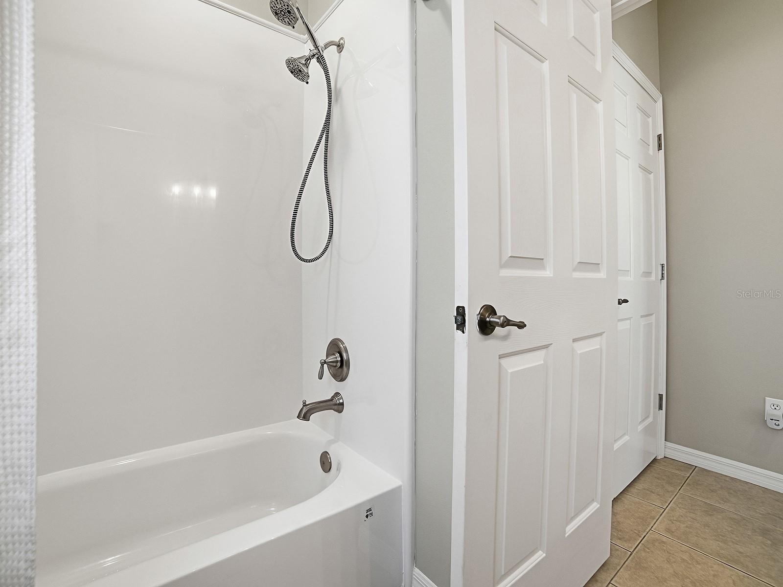 Image 34 of 64 For 2652 Grand Island Shores Road