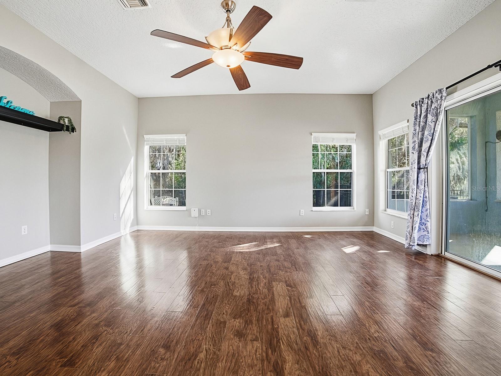 Image 7 of 64 For 2652 Grand Island Shores Road