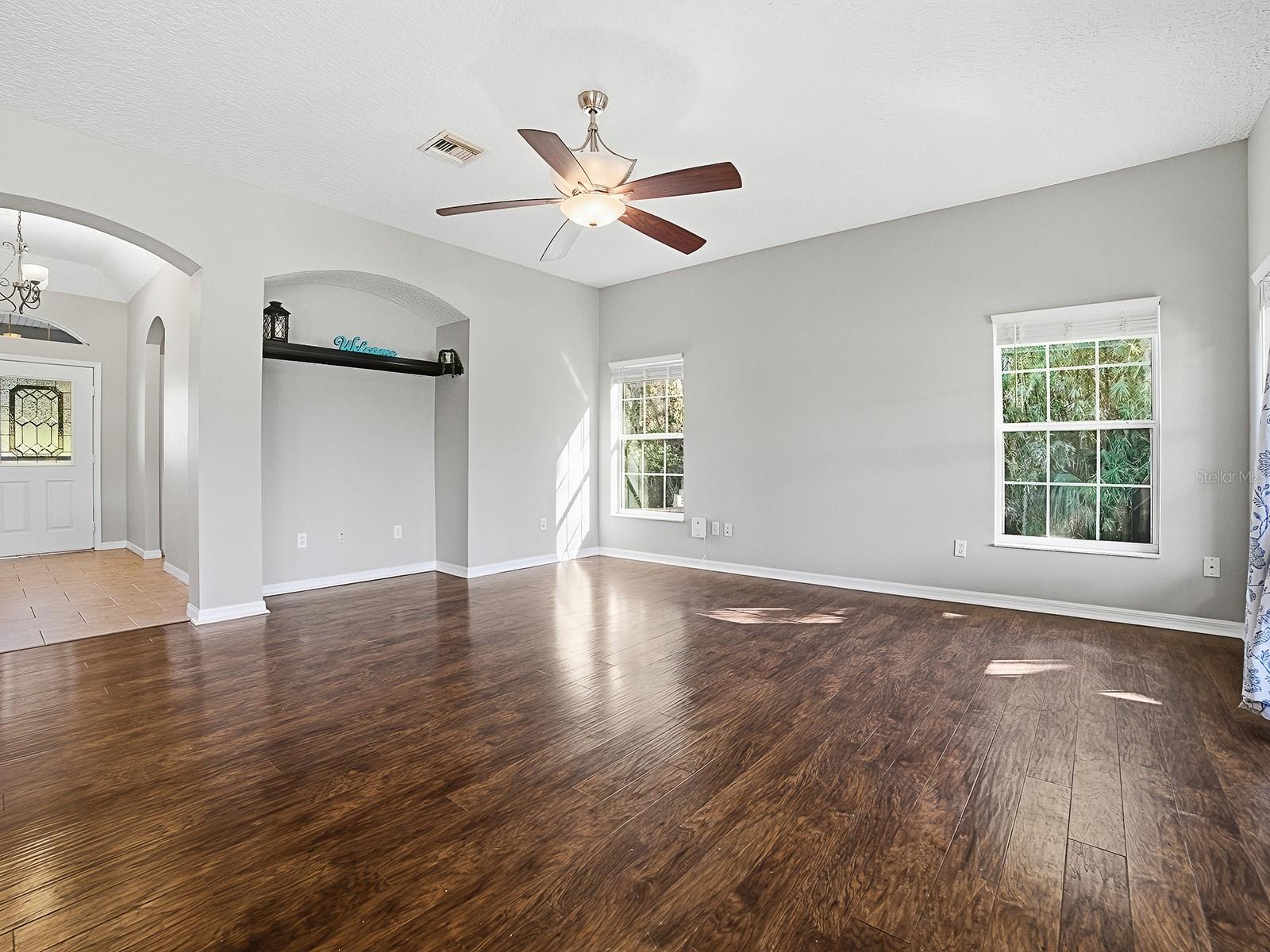 Image 8 of 64 For 2652 Grand Island Shores Road