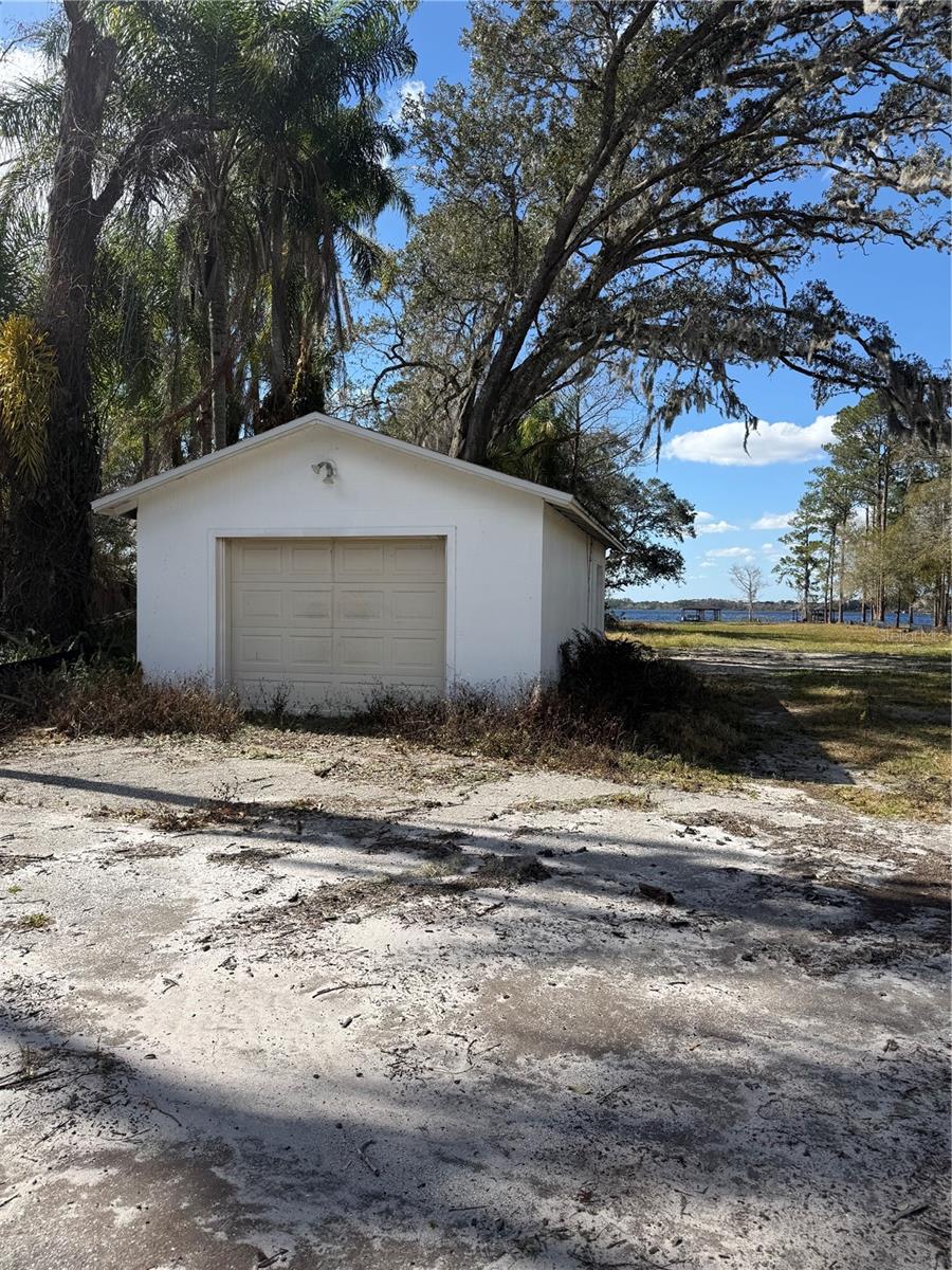 Image 10 of 30 For 12518 Lake Mary Jane Road