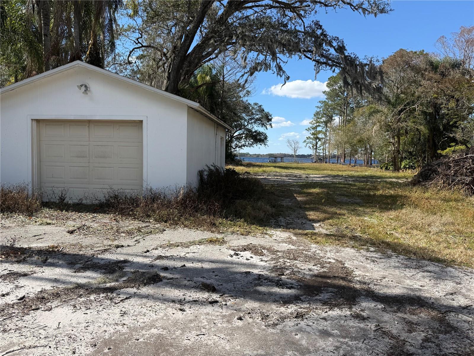 Image 12 of 30 For 12518 Lake Mary Jane Road