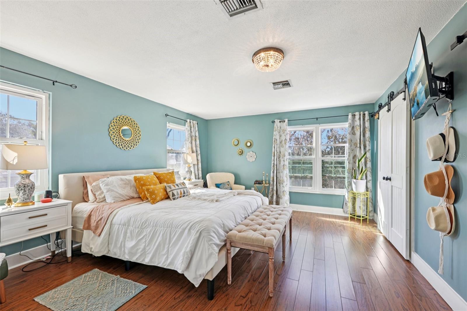 Image 21 of 40 For 1023 Morningside Drive