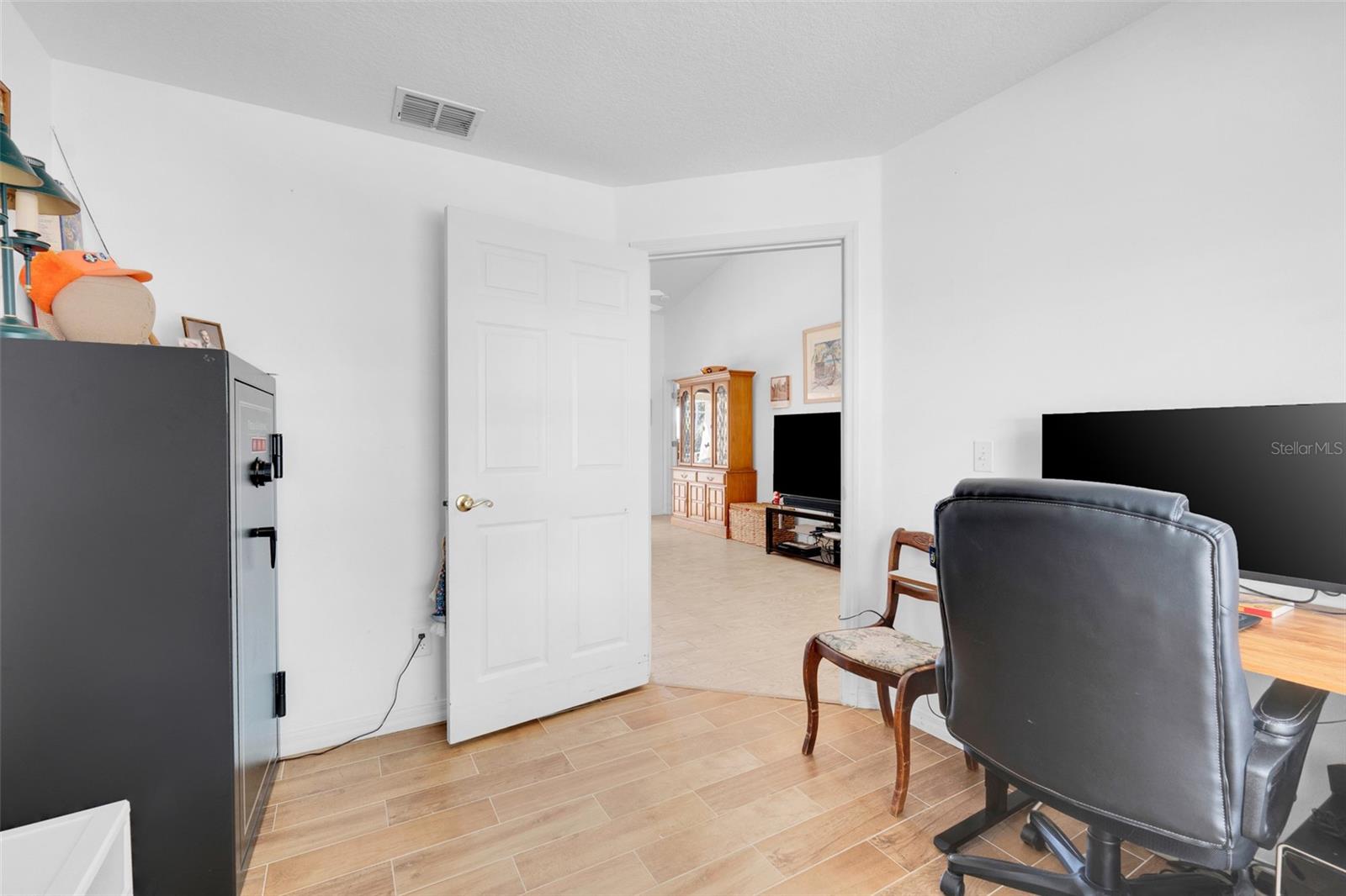 Image 14 of 46 For 16812 Rockwell Heights Lane