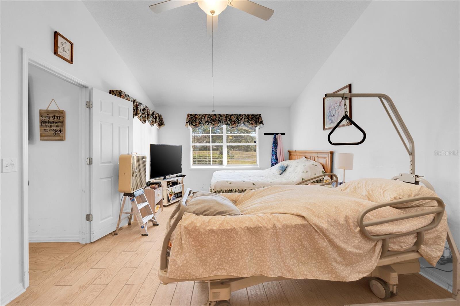 Image 15 of 46 For 16812 Rockwell Heights Lane