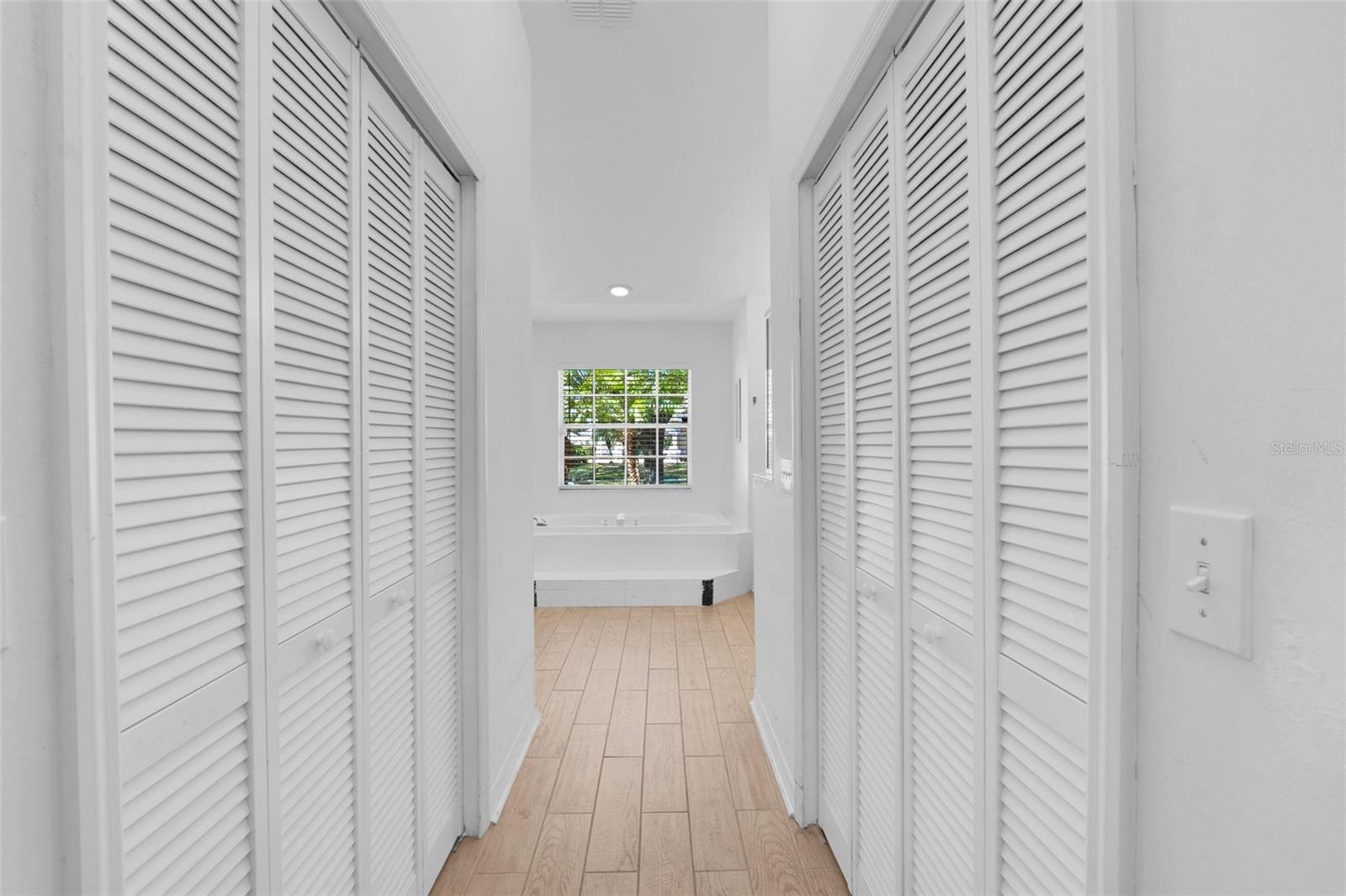 Image 17 of 46 For 16812 Rockwell Heights Lane