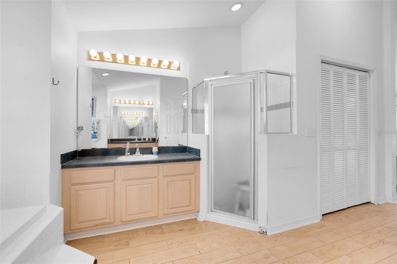 Image 20 of 46 For 16812 Rockwell Heights Lane