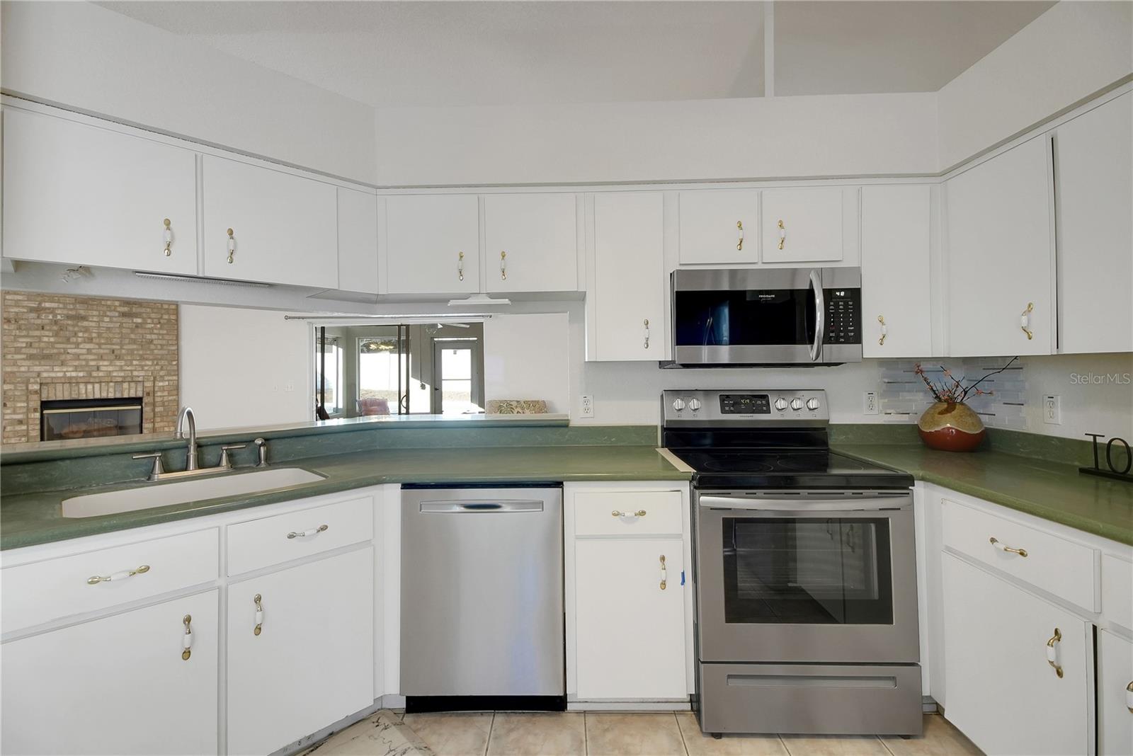 Image 35 of 44 For 4125 115th Street