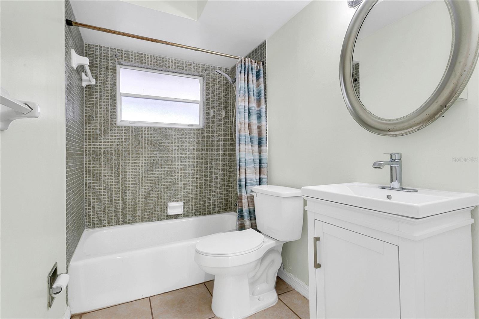 Image 14 of 24 For 561 Orange Street