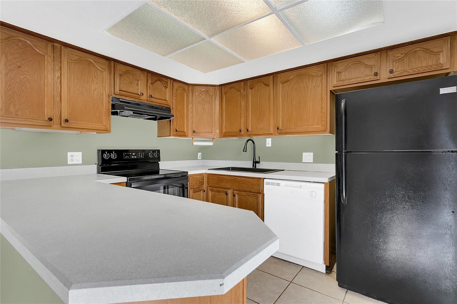 Image 8 of 24 For 561 Orange Street