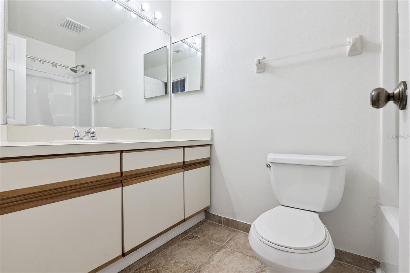 Image 10 of 21 For 625 Greencove Terrace 118