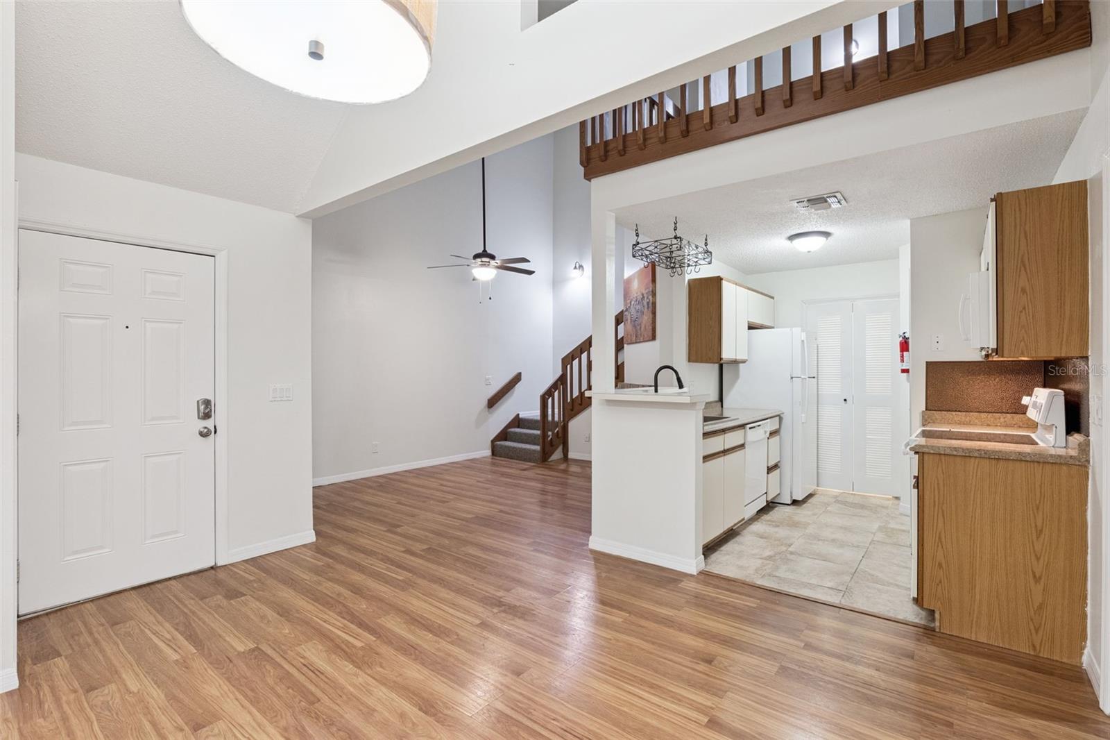 Image 3 of 21 For 625 Greencove Terrace 118