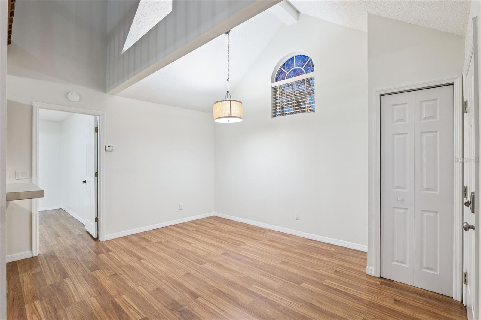 Image 4 of 21 For 625 Greencove Terrace 118