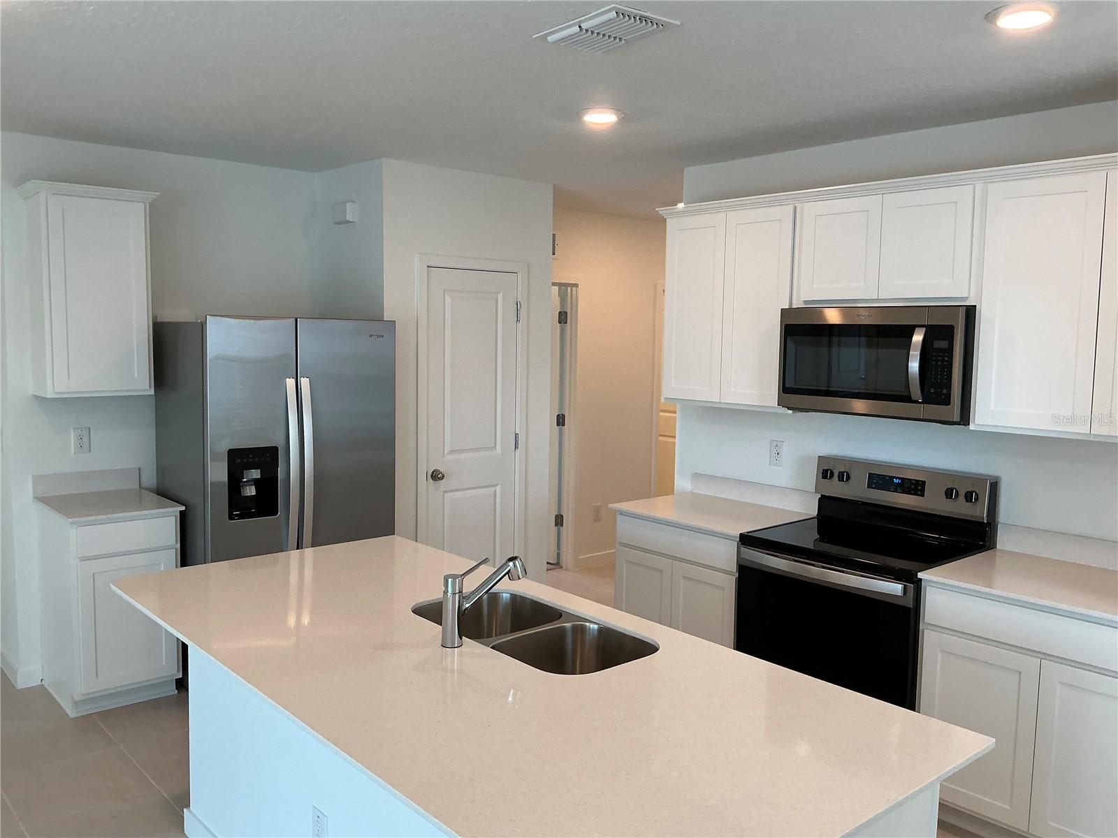 Image 3 of 4 For 3677 Hornbeam Road