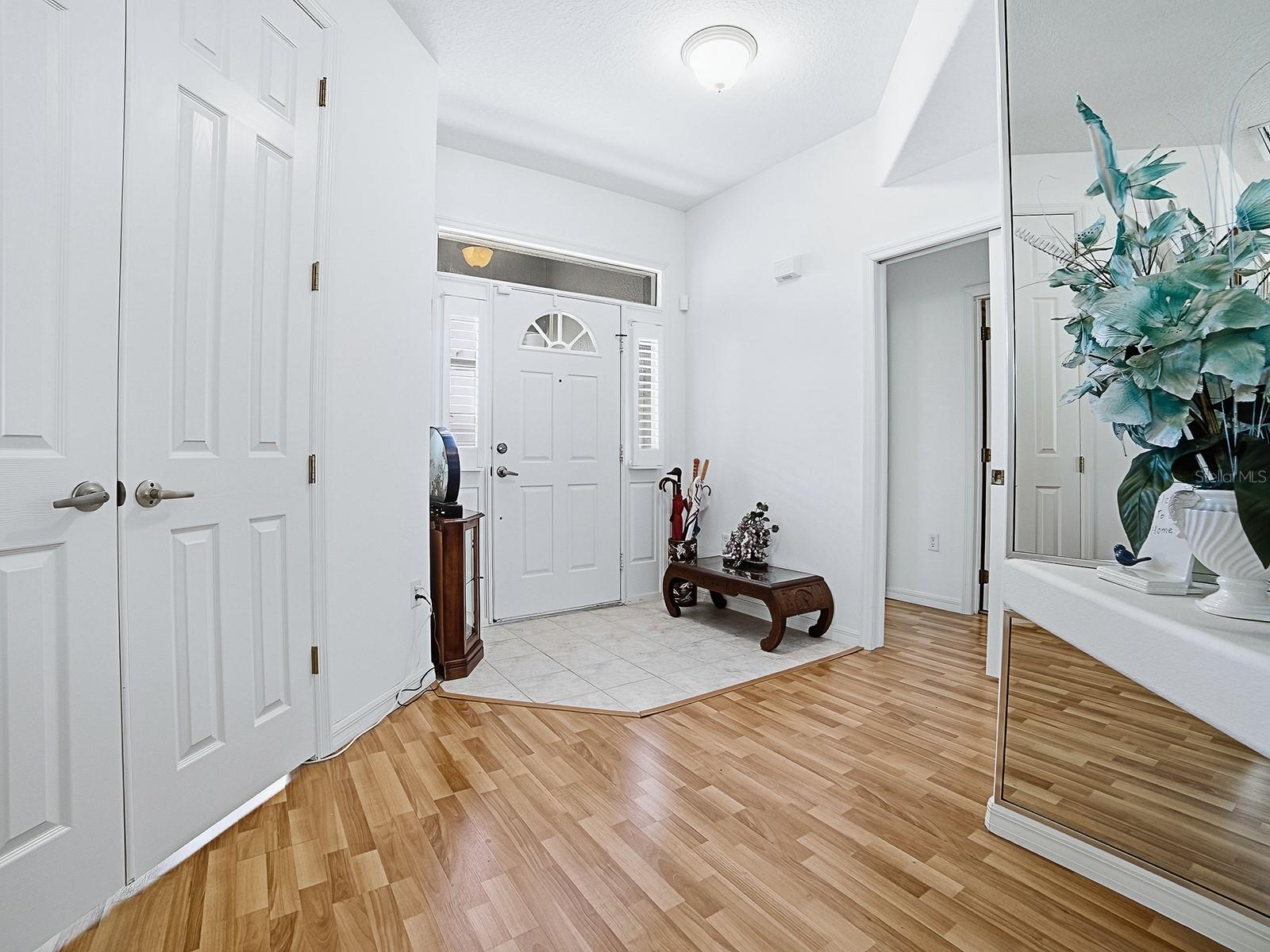 Image 5 of 37 For 33122 Meadow Side Court