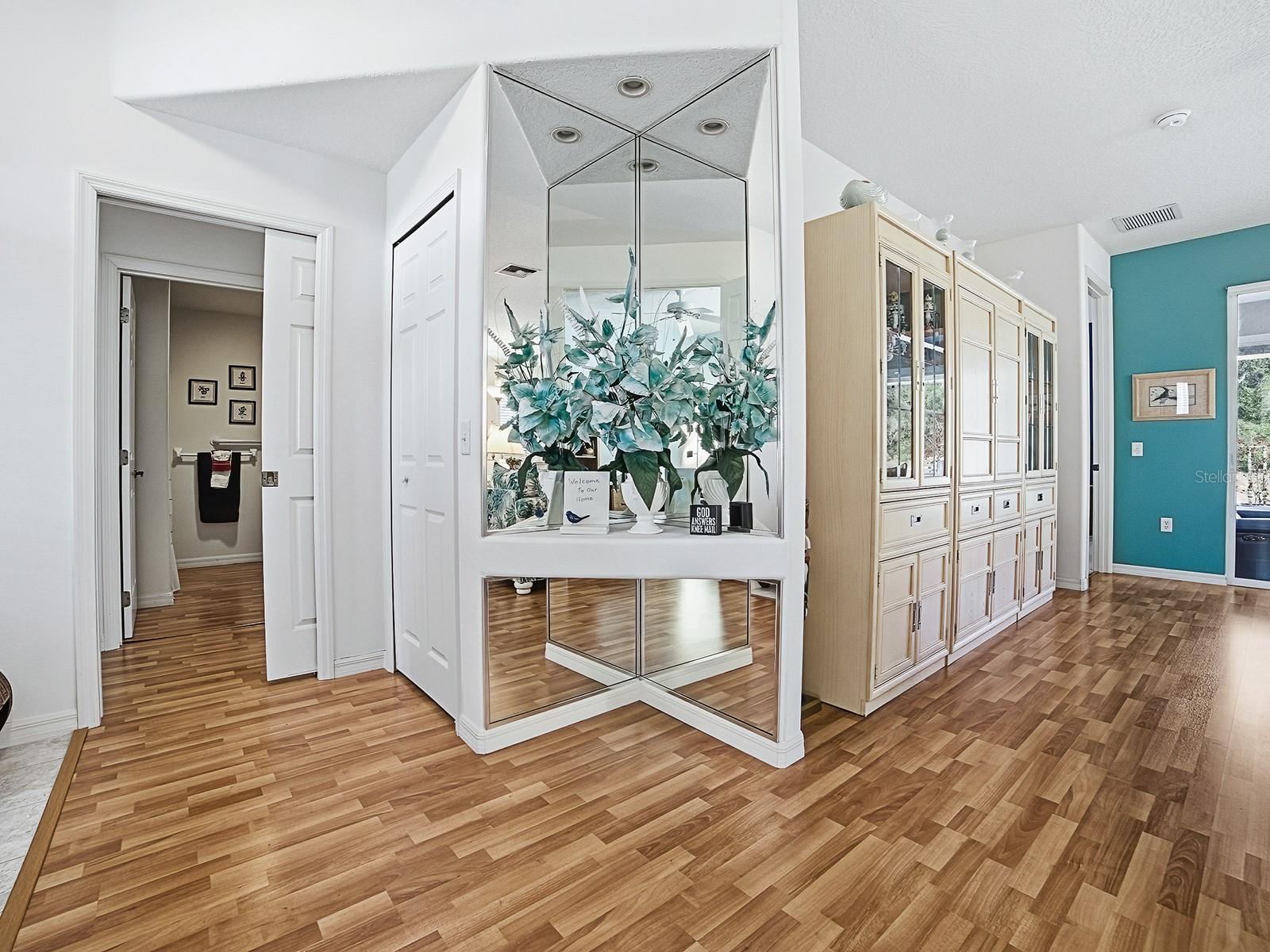 Image 6 of 37 For 33122 Meadow Side Court