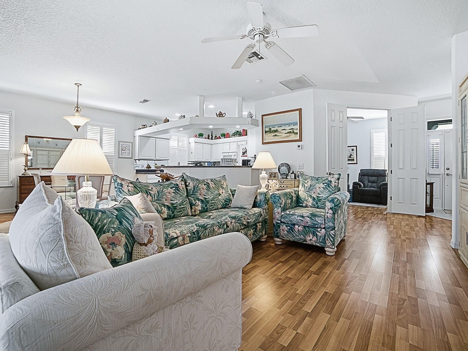 Image 8 of 37 For 33122 Meadow Side Court