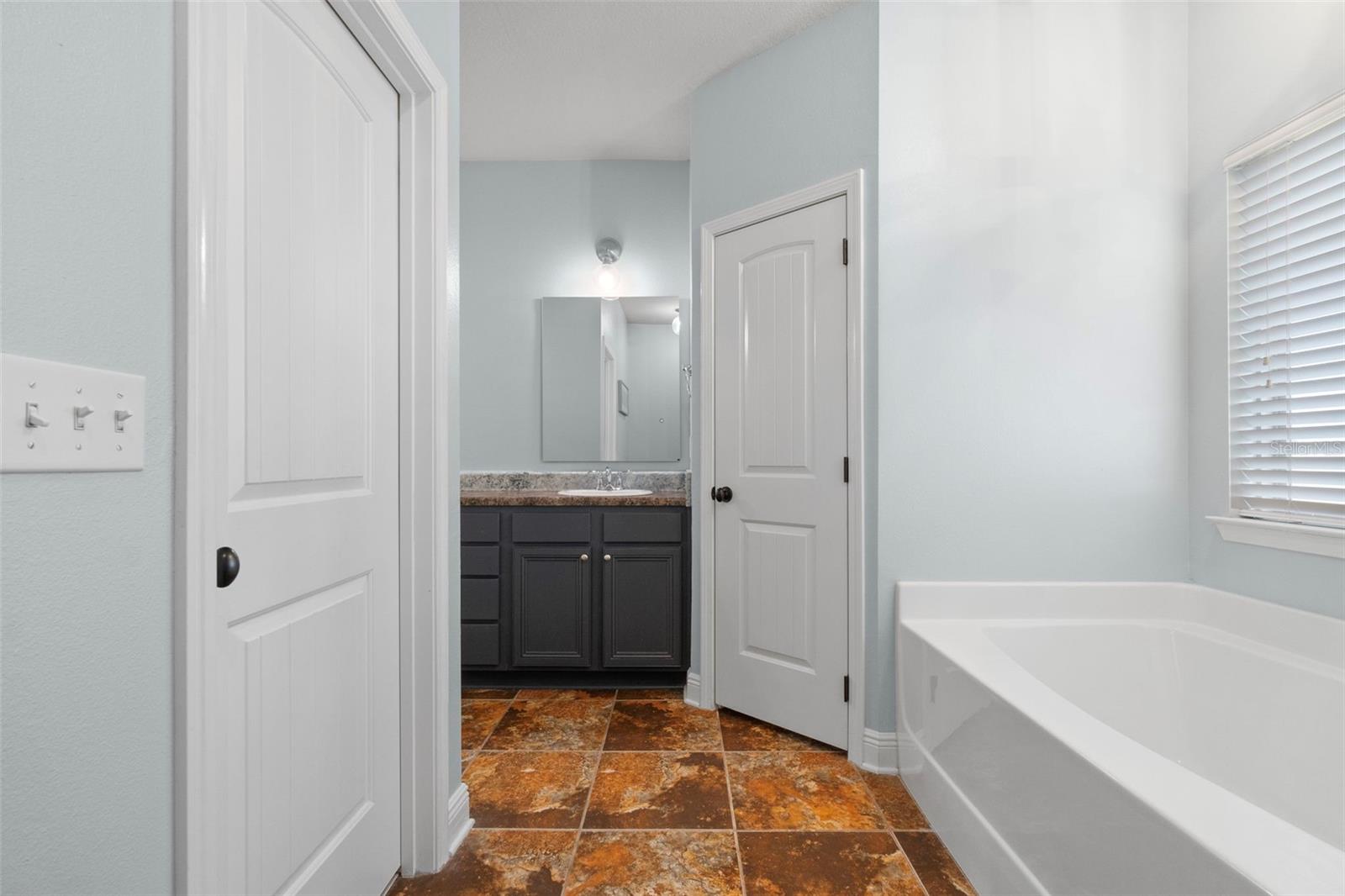 Image 19 of 44 For 5973 Rustic Ridge Circle